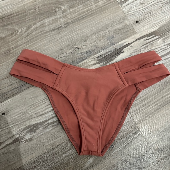 Montce Swim Euro Bottom in Lipstick Size Medium - Picture 6 of 8